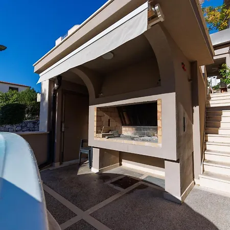 Iveta In - Mittel-dalmatien Konukevi 3*