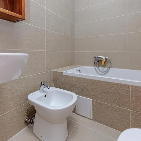 Iveta In - Mittel-dalmatien Konukevi