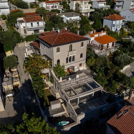 Iveta In - Mittel-dalmatien Gasthof 3*