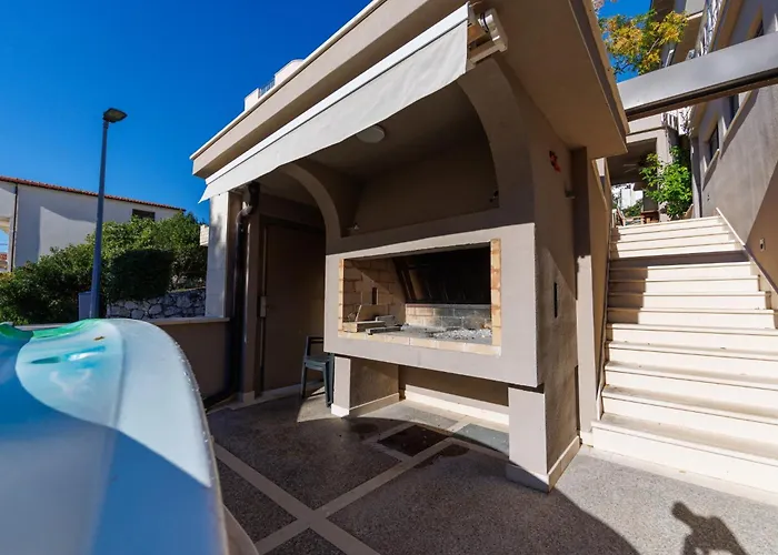 Iveta In - Mittel-dalmatien Konukevi 3*