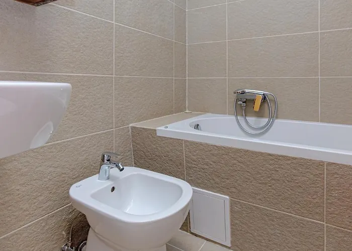 Iveta In - Mittel-dalmatien Konukevi